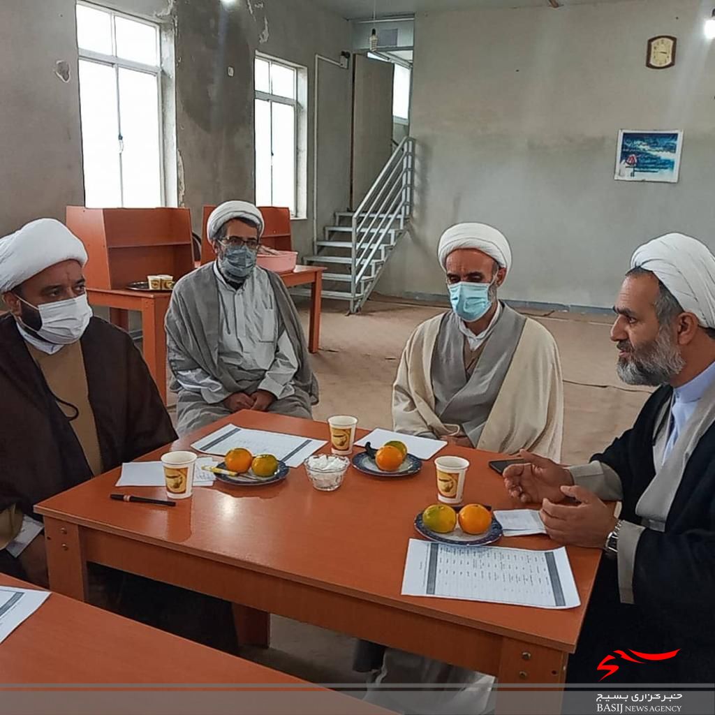 گردشگری اسلامی باید محور برنامههای جامعه باشد. گردشگری اسلامی باید محور برنامههای جامعه باشد.
