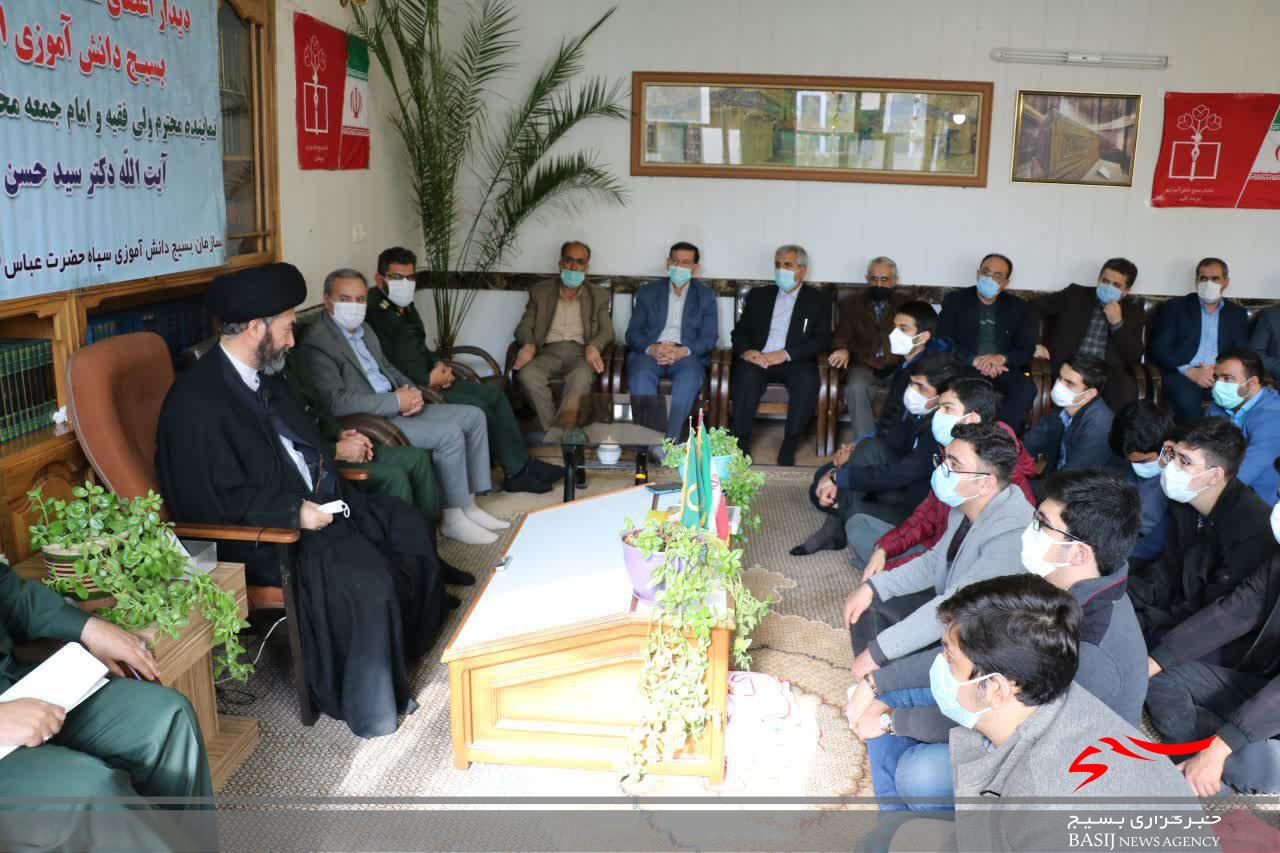 نسل جوان بسیجی خلأهای علمی را پر کند نسل جوان بسیجی خلأهای علمی را پر کند