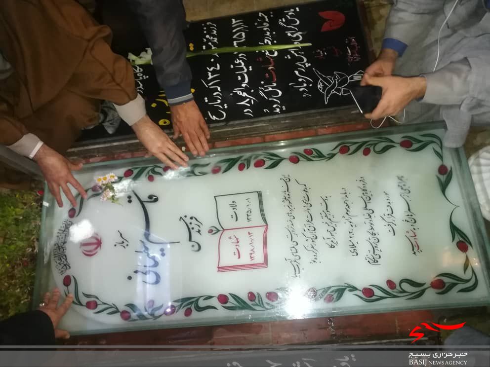 در پاسداری و پشتیبانی از ولایت مثل حاج قاسم عمل کنیم در پاسداری و پشتیبانی از ولایت مثل حاج قاسم عمل کنیم