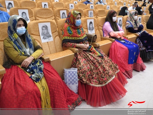 زنان بوشهری پرچمدار هویت دینی و ایرانی هستند زنان بوشهری پرچمدار هویت دینی و ایرانی هستند