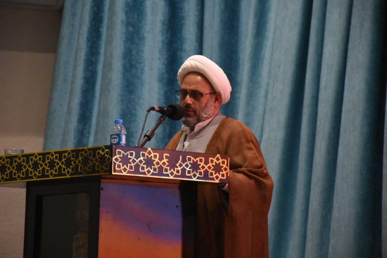 نماز در تمام ابعاد زندگی ما تاثیر گذار است / اقامه این فریضه الهی درس بزرگ عاشورای حسینی است