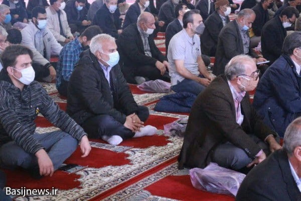 امروز وظیفه دولت و ملت تلاش در راستای خودکفایی در همه عرصهها است امروز وظیفه دولت و ملت تلاش در راستای خودکفایی در همه عرصهها است