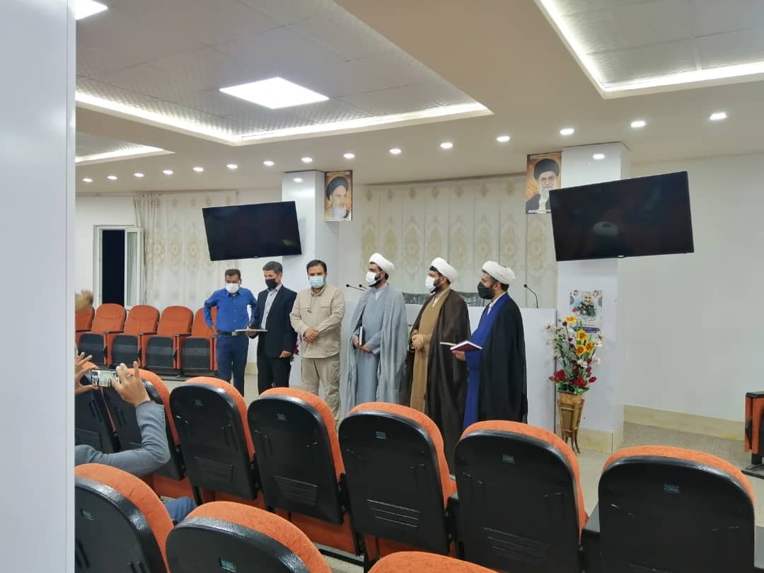 استان فارس از لحاظ مشکلات باید بعنوان استان کمتر برخوردار مورد توجه دولت و مجلس قرار گیرد استان فارس از لحاظ مشکلات باید بعنوان استان کمتر برخوردار مورد توجه دولت و مجلس قرار گیرد