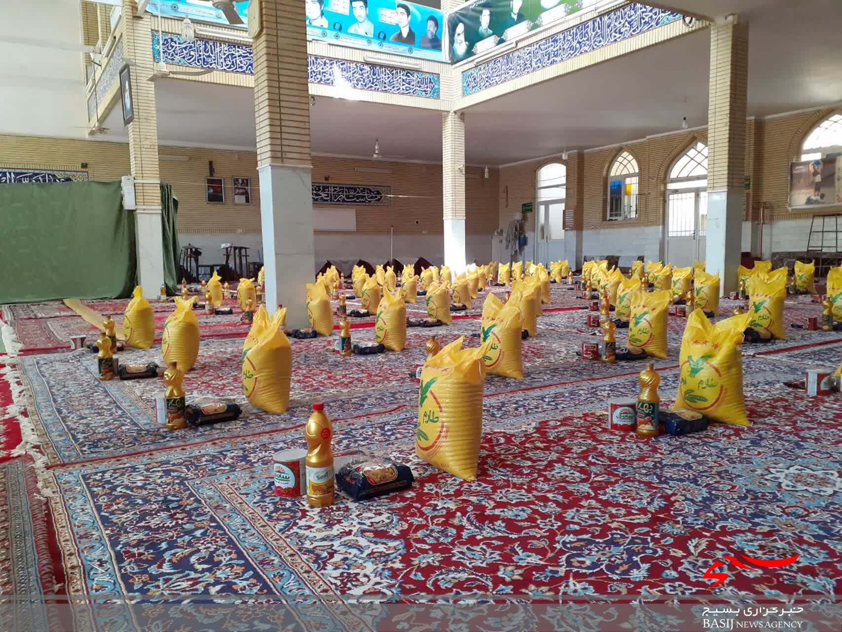 رزمایش بزرگ کمکهای مومنانه پایگاه بسیج امام خمینی (ره) رزمایش بزرگ کمکهای مومنانه پایگاه بسیج امام خمینی (ره)