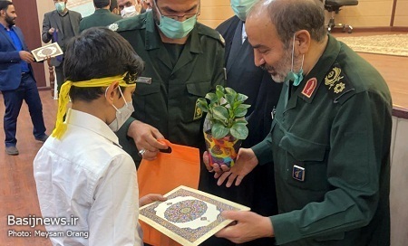 آیین تجلیل از خادمین اقامه نماز و خانوادههای شهدا و جانبازان برگزار شد