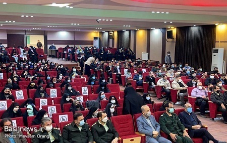 آیین تجلیل از خادمین اقامه نماز و خانوادههای شهدا و جانبازان برگزار شد
