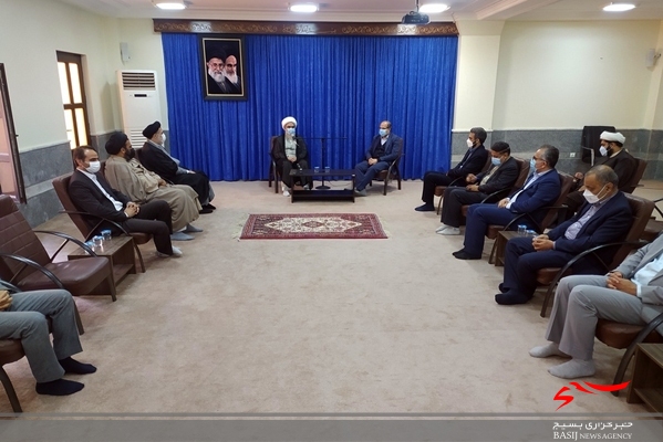 دانشگاه آزاد از ظرفیت استان بوشهر برای شهرک داروسازی دریایی استفاده کند دانشگاه آزاد از ظرفیت استان بوشهر برای شهرک داروسازی دریایی استفاده کند
