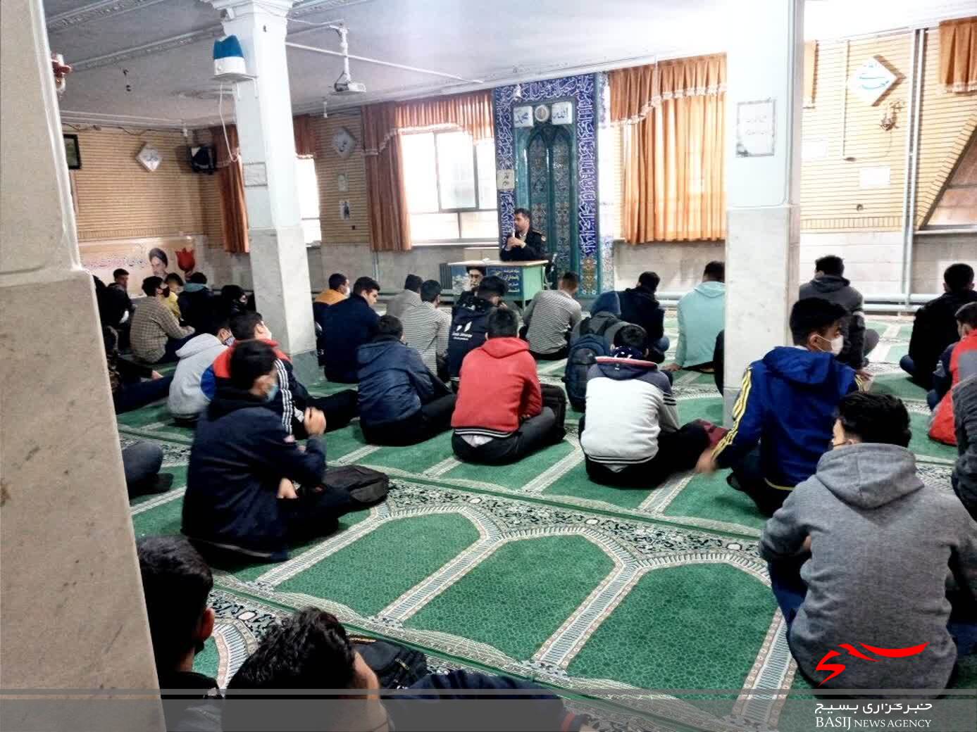 کلاس کارگاهی آسیب های اجتماعی بسیج هنرستان امام علی(ع) کلاس کارگاهی آسیب های اجتماعی بسیج هنرستان امام علی(ع)