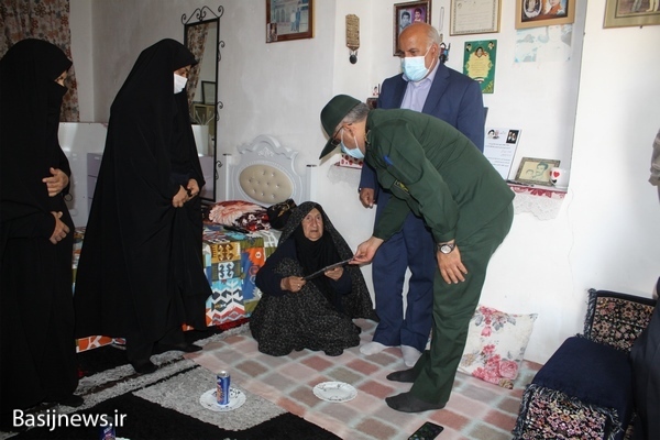 دیدار با خانواده شهید محمد جمادی در دلوار دیدار با خانواده شهید محمد جمادی در دلوار