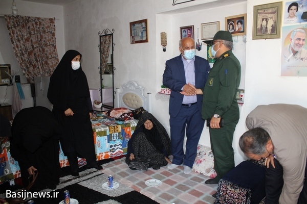 دیدار با خانواده شهید محمد جمادی در دلوار دیدار با خانواده شهید محمد جمادی در دلوار