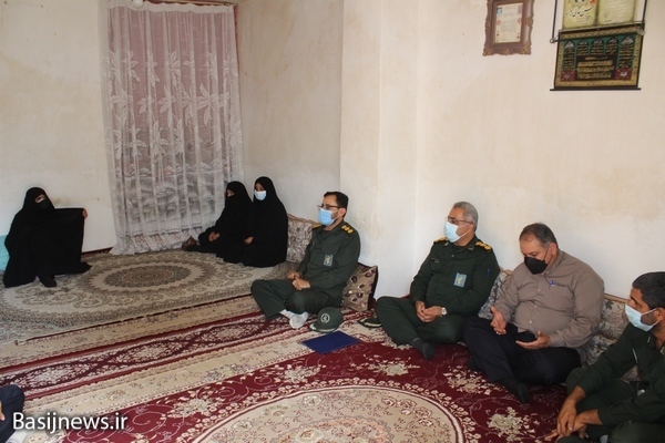 دیدار با خانوده شهید حسن عالی نژاد در دلوار دیدار با خانوده شهید حسن عالی نژاد در دلوار