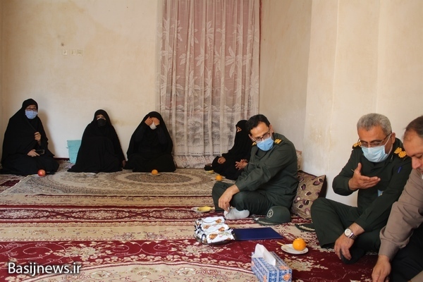 دیدار با خانوده شهید حسن عالی نژاد در دلوار دیدار با خانوده شهید حسن عالی نژاد در دلوار
