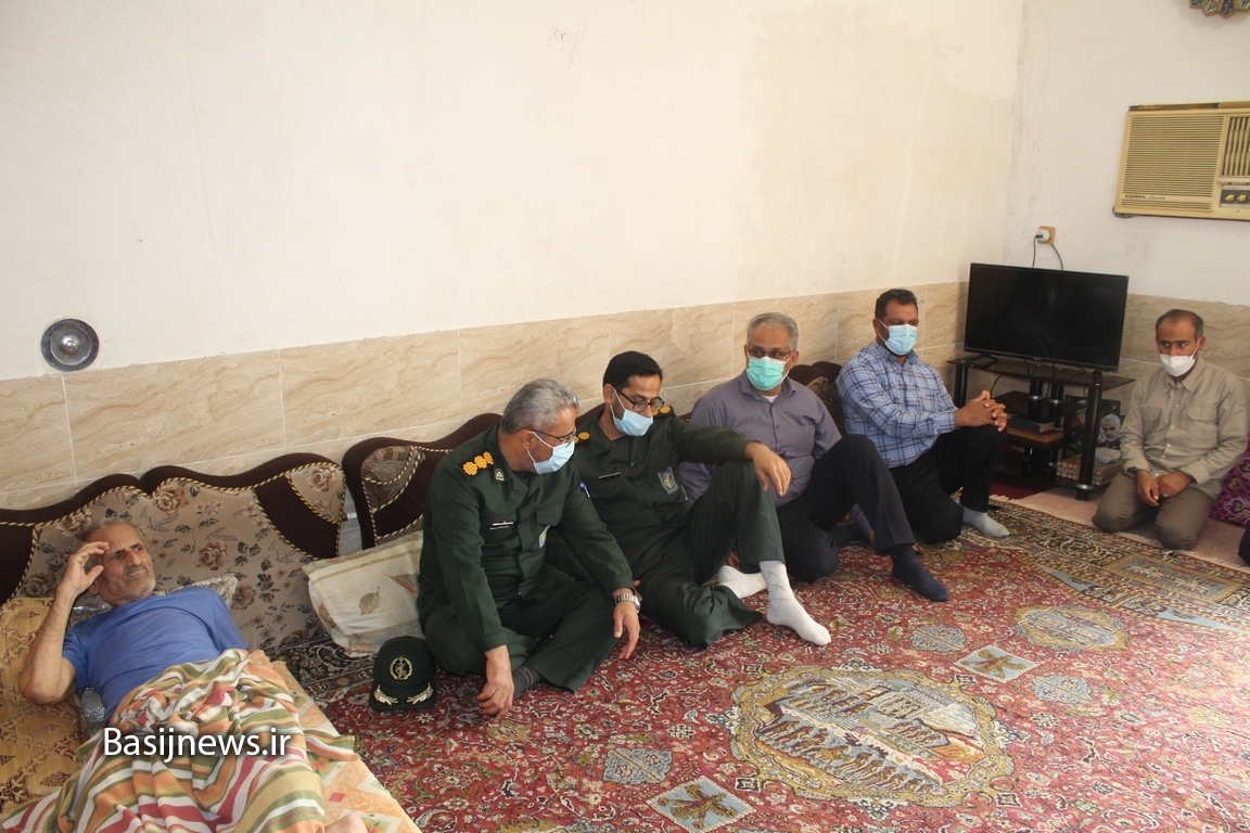 دیدار با خانواده شهید ماشاءلله محمدی در دلوار دیدار با خانواده شهید ماشاءلله محمدی در دلوار