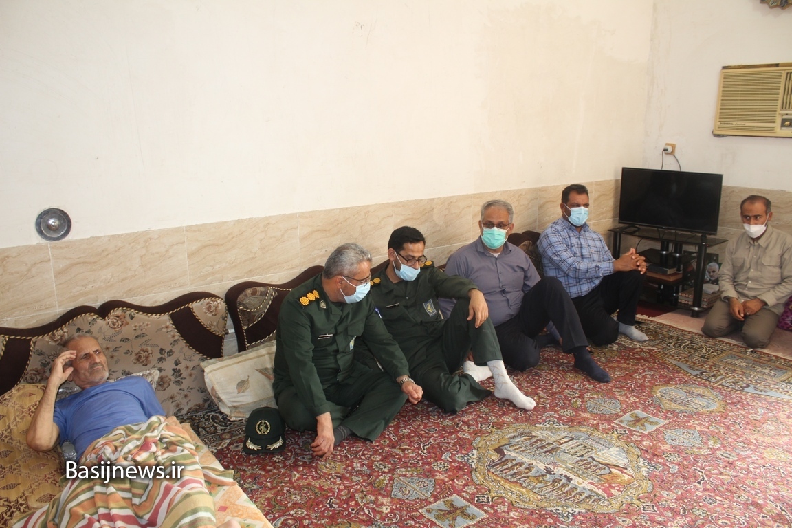 دیدار با خانواده شهید ماشاءلله محمدی در دلوار دیدار با خانواده شهید ماشاءلله محمدی در دلوار