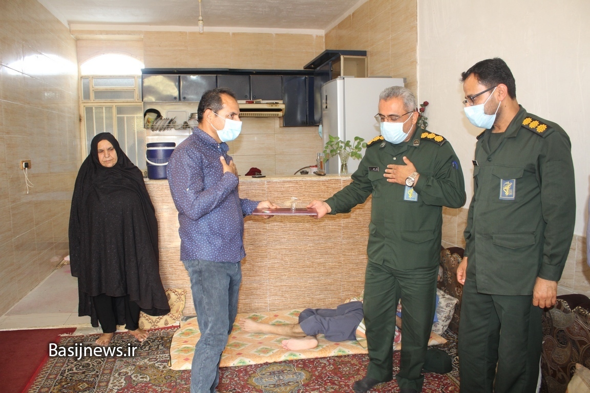 دیدار با خانواده شهید ماشاءلله محمدی در دلوار دیدار با خانواده شهید ماشاءلله محمدی در دلوار