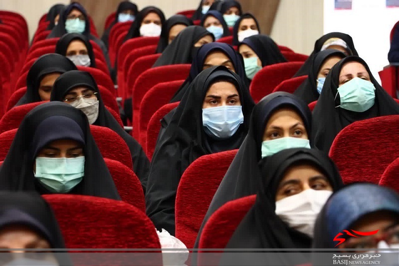 پرستاران همچون فرشتگان الهی مراقب جان انسانها هستند پرستاران همچون فرشتگان الهی مراقب جان انسانها هستند