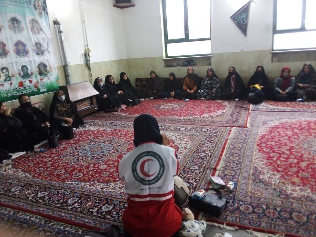 ١٩٠٠نفر از بسيجيان زنجاني از از آموزش های هلال احمر بهره مند شدند ١٩٠٠نفر از بسيجيان زنجاني از از آموزش های هلال احمر بهره مند شدند
