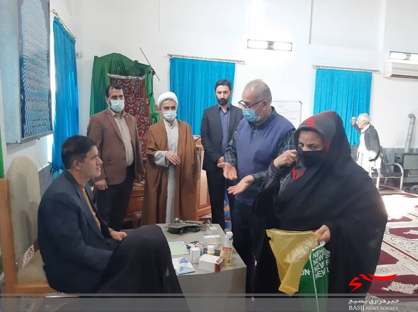 ویزیت رایگان سلامت در روستای سیاهرودسر محمودآباد ویزیت رایگان سلامت در روستای سیاهرودسر محمودآباد