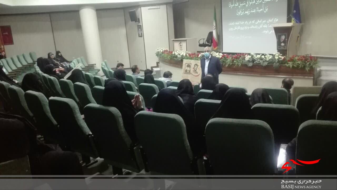 اردوی راهیان نور وطنی ویژه بسیجیان خواهر قم برگزار شد اردوی راهیان نور وطنی ویژه بسیجیان خواهر قم برگزار شد