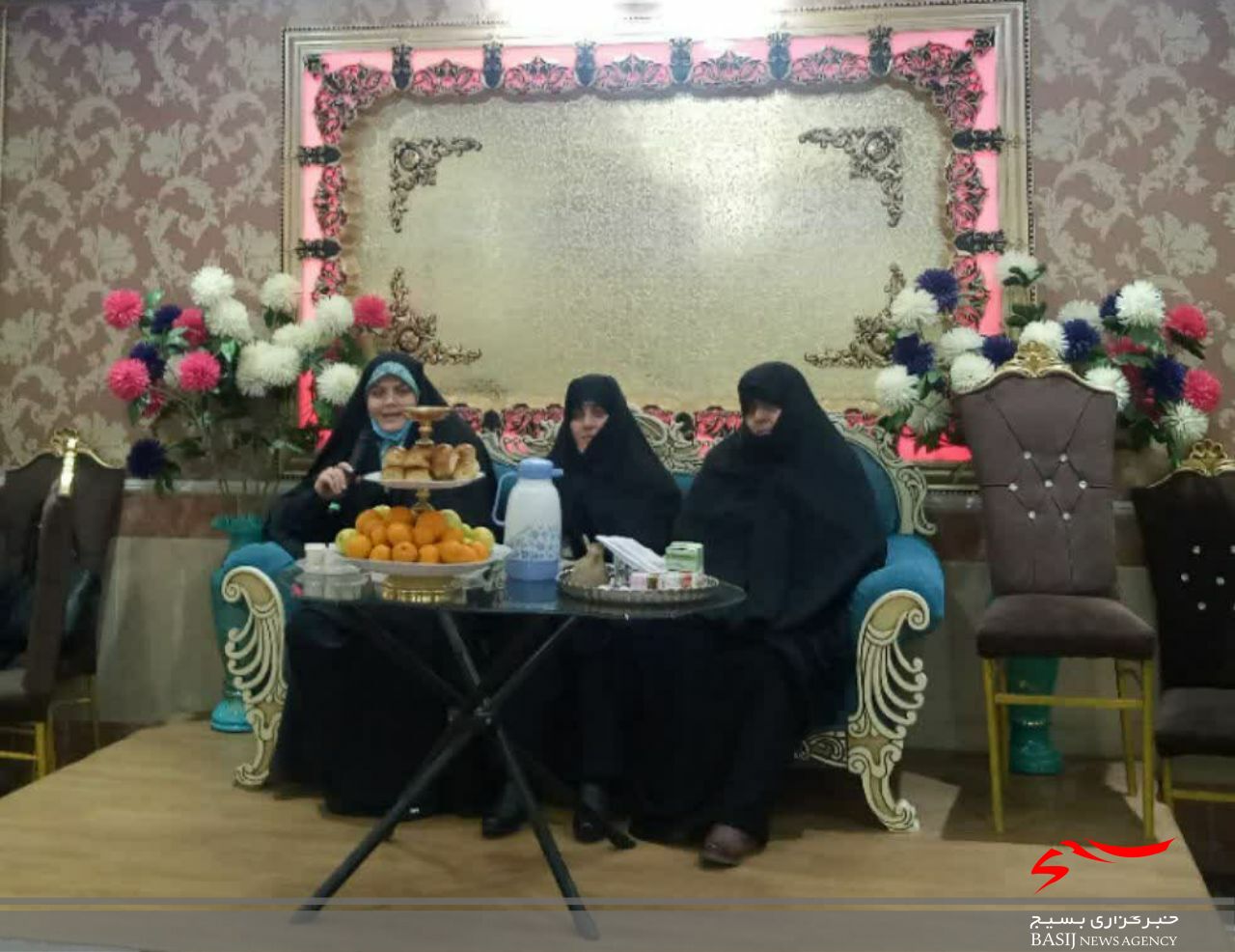 ویژه برنامه حوزه مقاومت حضرت آمنه باحضور اولین بانوی بسیجی موفق در علم نانو ویژه برنامه حوزه مقاومت حضرت آمنه باحضور اولین بانوی بسیجی موفق در علم نانو