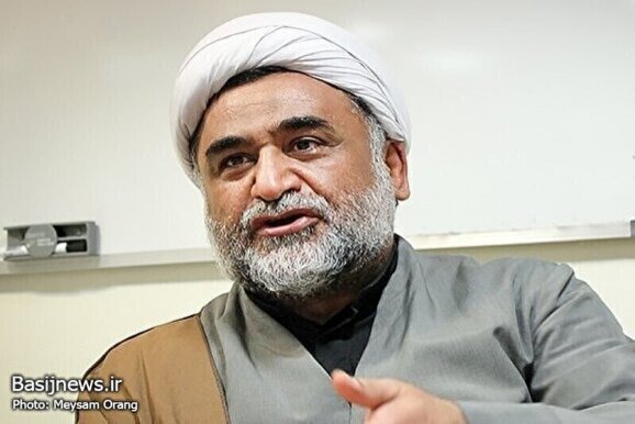 جمهوری اسلامی، نه یک کلمه کم، نه یک کلمه زیاد!