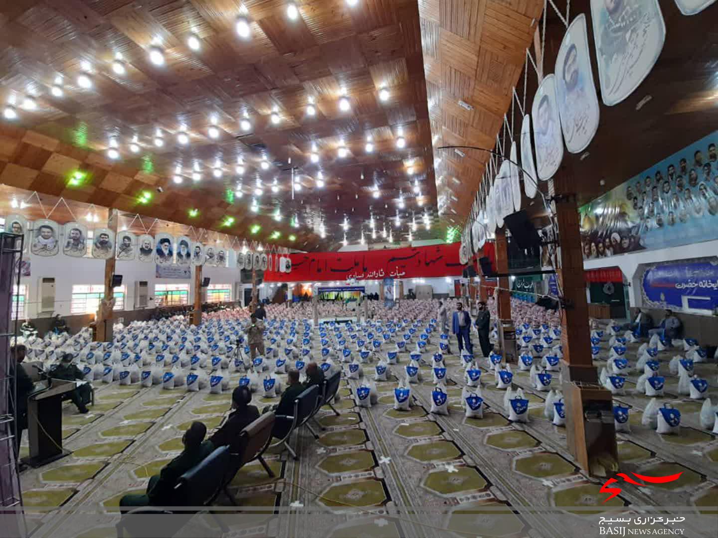 توریع ۴۲ هزار بسته معیشتی ماه رمضان بین نیازمندان / اجرای 3 هزار پروزه توسط بسیج سازندگی در مازندران توریع ۴۲ هزار بسته معیشتی ماه رمضان بین نیازمندان / اجرای 3 هزار پروزه توسط بسیج سازندگی در مازندران