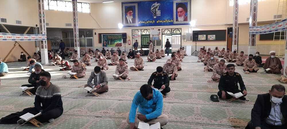 برگزاری&nbsp;محفل انس با قرآن درحسینیه ثارالله تیپ ۴۸ فتح