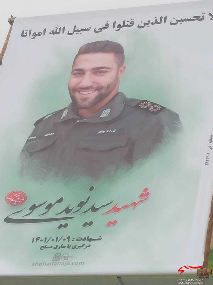 ادای احترام فرمانده تیپ ۴۸ فتح به مقام شهید نوید موسوی/ سردار حکمتیان: شهید موسوی با خدا معامله کرد ادای احترام فرمانده تیپ ۴۸ فتح به مقام شهید نوید موسوی/ سردار حکمتیان: شهید موسوی با خدا معامله کرد