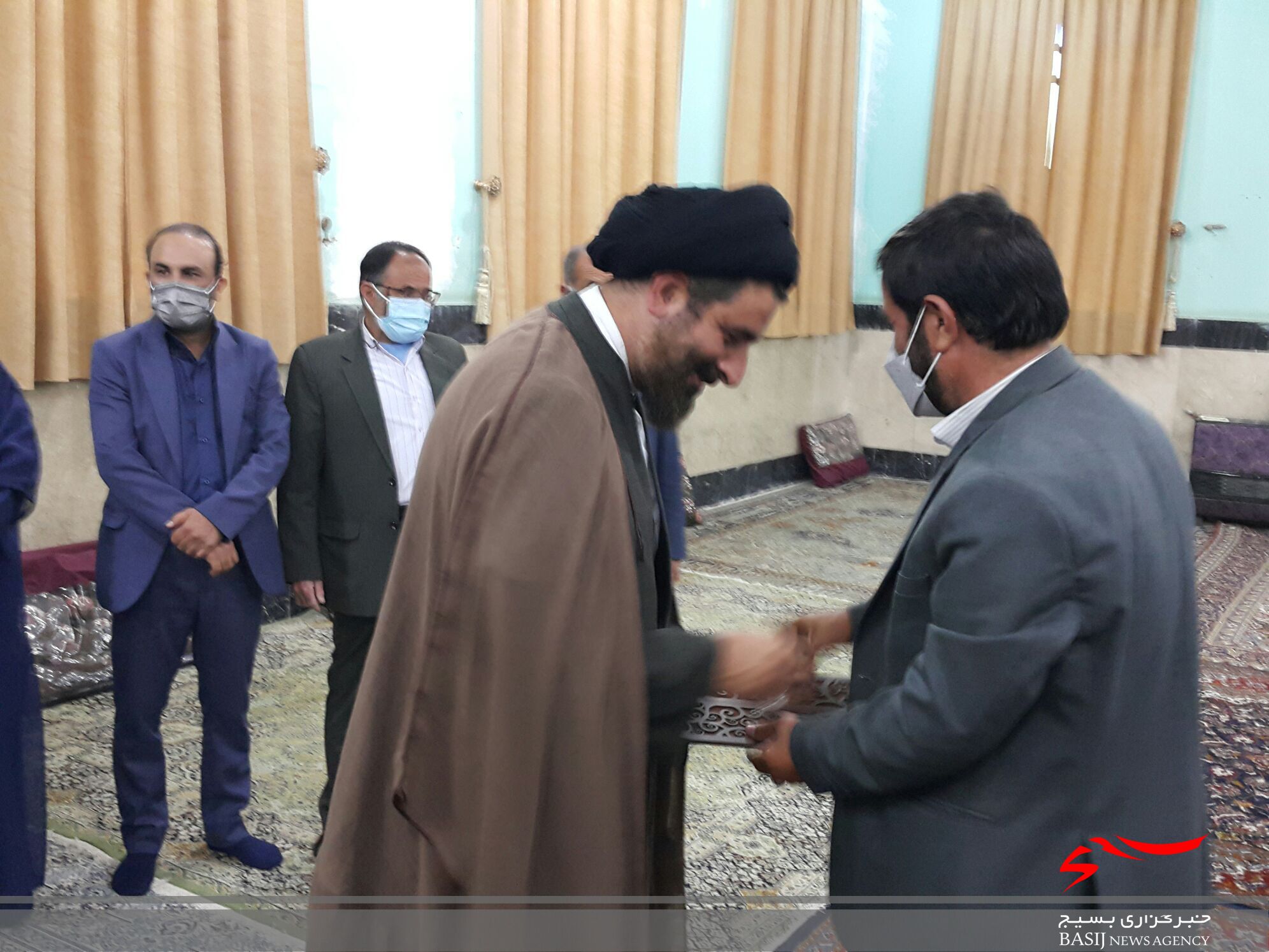 کتاب بوی تند خردل در یاسوج رونمایی شد کتاب بوی تند خردل در یاسوج رونمایی شد