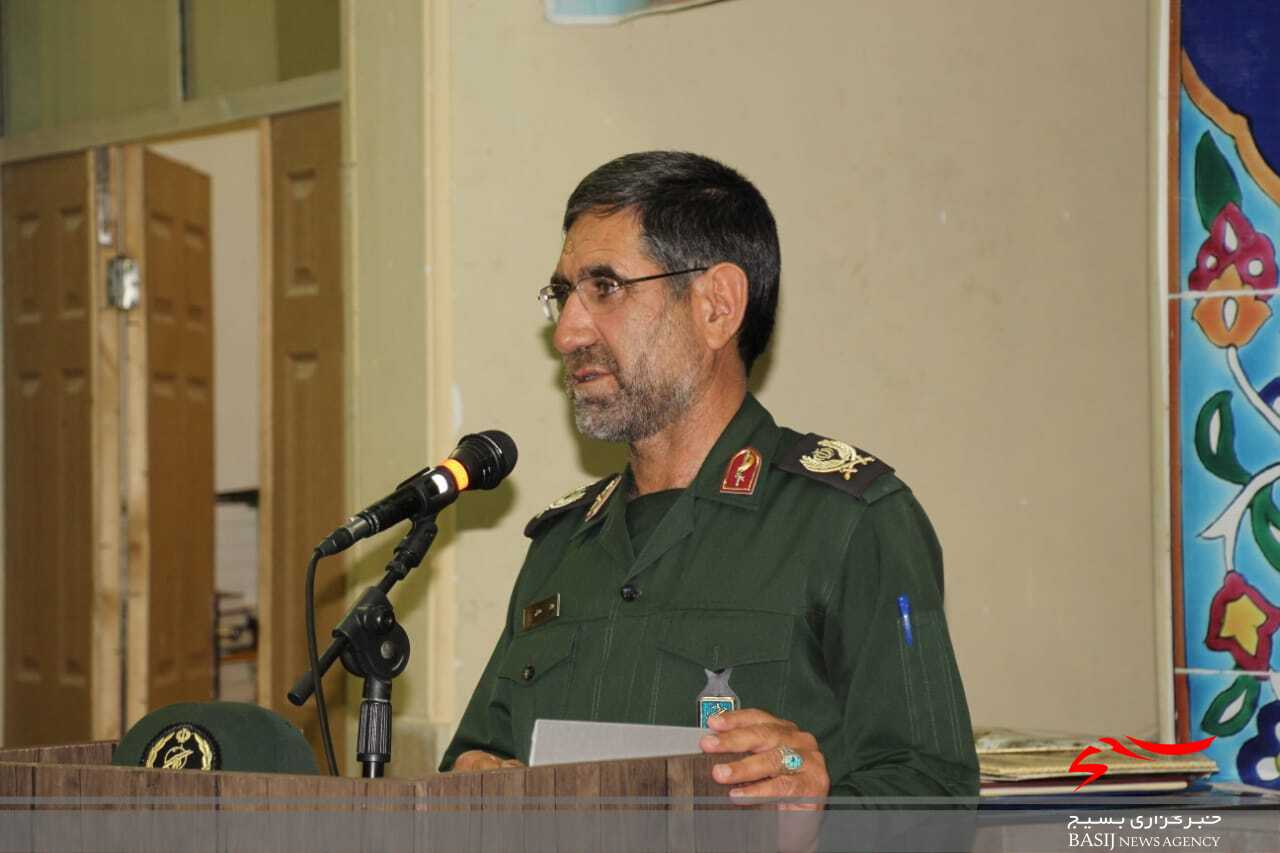 سردار پاکپور نقش اساسی و کلیدی در تامین امنیت کشور دارد سردار پاکپور نقش اساسی و کلیدی در تامین امنیت کشور دارد