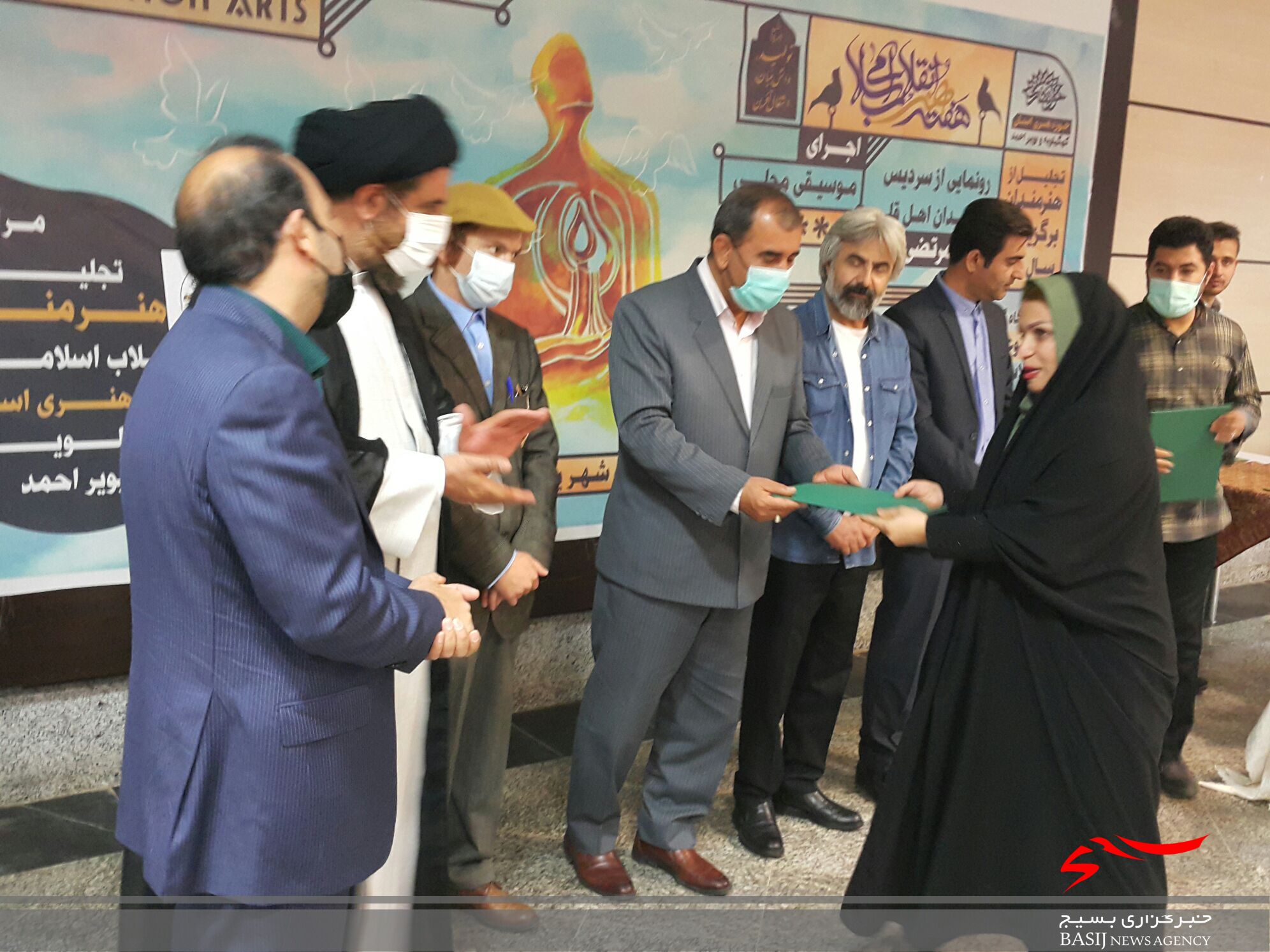هنرمندان برگزیده سال ۱۴۰۰ کهگیلویه و بویراحمد تجلیل شدند+(تصاویر ) هنرمندان برگزیده سال ۱۴۰۰ کهگیلویه و بویراحمد تجلیل شدند+(تصاویر )