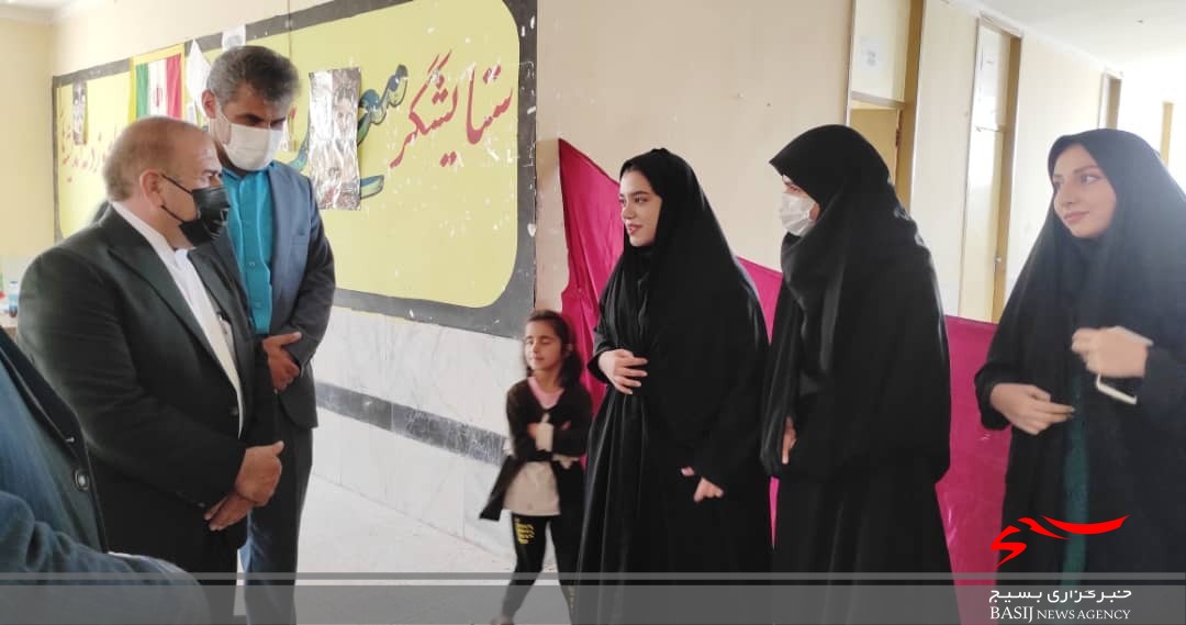 حضور مدیرکل آموزش و پرورش کهگیلویه و بویراحمد در جمع گروههای جهادی در منطقه دیشموک حضور مدیرکل آموزش و پرورش کهگیلویه و بویراحمد در جمع گروههای جهادی در منطقه دیشموک