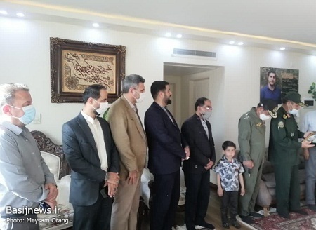 بازدید از خانواده شهید مدافع حرم امین کریمی