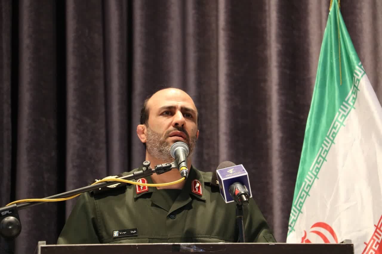 این روزها، نیازمند مسئولانی از جنس حاج قاسم هستیم این روزها، نیازمند مسئولانی از جنس حاج قاسم هستیم