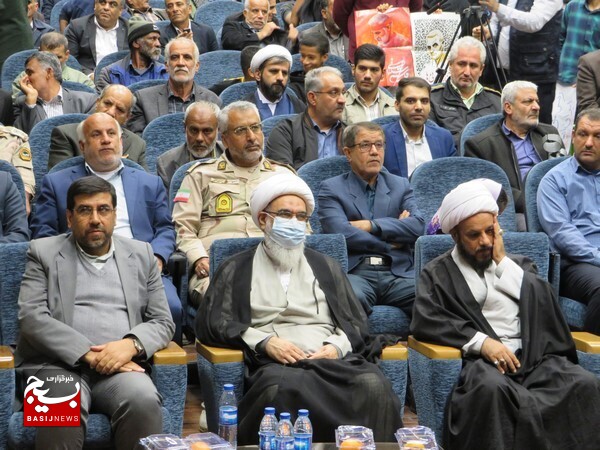 مراسم سالگرد شهید سلیمانی در دلوار برگزار شد مراسم سالگرد شهید سلیمانی در دلوار برگزار شد