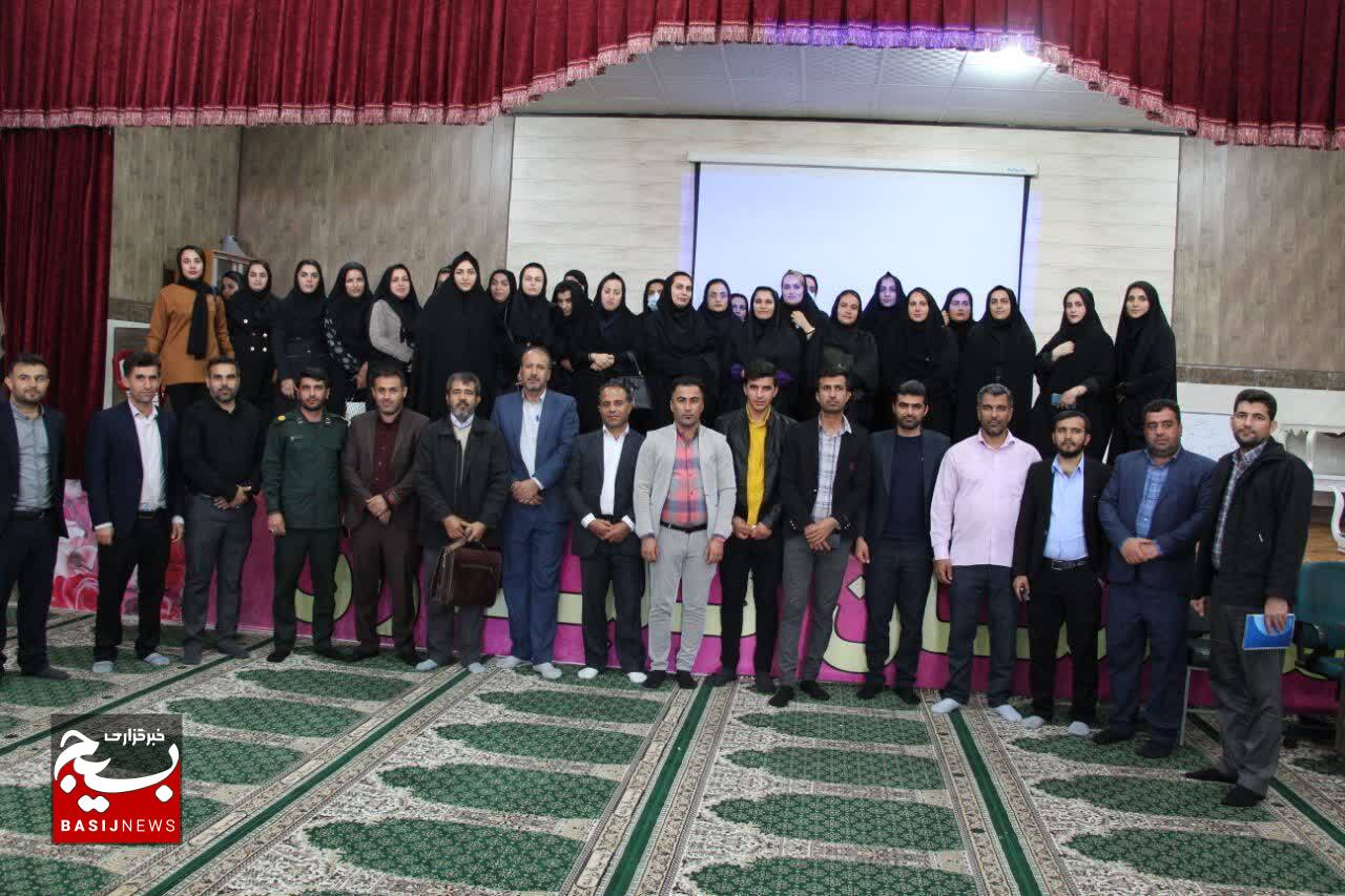 بسیج جامعه کشاورزی سپاه فتح همگام با کشاورز/  از برگزاری دوره های آموزشی تا جهش تولید با تغییر تفکر کشاورزان