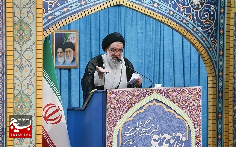 تاکید مجدد بر ایرانی بودن خلیجفارس و جزایر سهگانه در نمازجمعه/ ایران با تحریمها منزوی نمیشود تاکید مجدد بر ایرانی بودن خلیجفارس و جزایر سهگانه در نمازجمعه/ ایران با تحریمها منزوی نمیشود