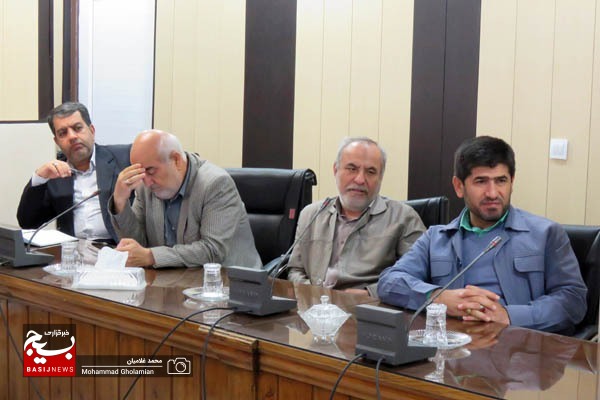 مشکلات جامعه به صورت متمرکز و جهادی پیگیری شود مشکلات جامعه به صورت متمرکز و جهادی پیگیری شود