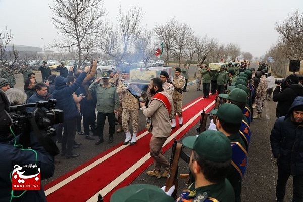 استقبال از پیکرمطهر ۱۰ شهید گمنام در اردبیل استقبال از پیکرمطهر ۱۰ شهید گمنام در اردبیل