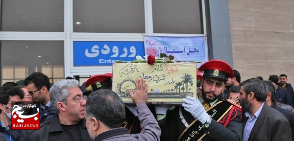 استقبال از پیکرمطهر ۱۰ شهید گمنام در اردبیل استقبال از پیکرمطهر ۱۰ شهید گمنام در اردبیل