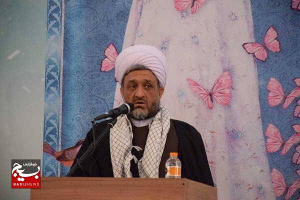 بخش مهمی از عزت در گرو اطاعت و بندگی است بخش مهمی از عزت در گرو اطاعت و بندگی است