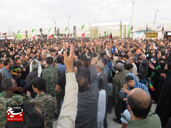 تشییع با شکوه شهید گمنام در بندر عامری تشییع با شکوه شهید گمنام در بندر عامری