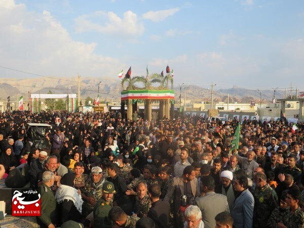 تشییع با شکوه شهید گمنام در بندر عامری تشییع با شکوه شهید گمنام در بندر عامری