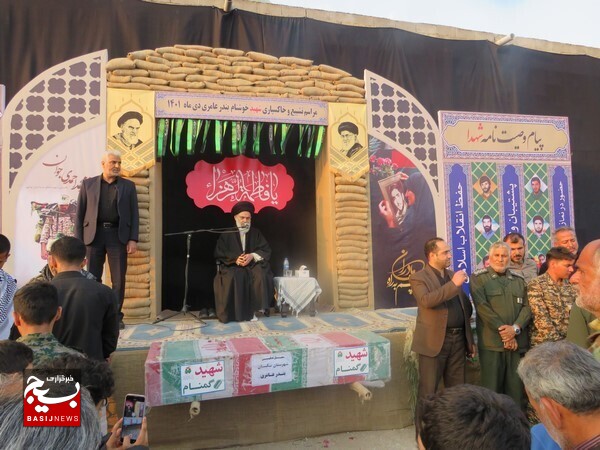 تشییع با شکوه شهید گمنام در بندر عامری تشییع با شکوه شهید گمنام در بندر عامری