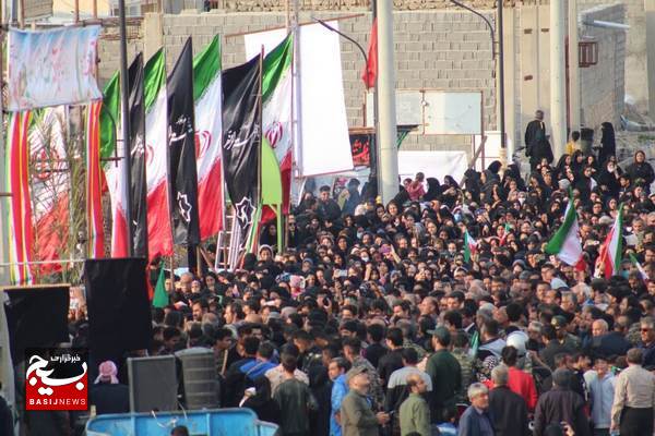 تشییع با شکوه شهید گمنام در بندر عامری تشییع با شکوه شهید گمنام در بندر عامری