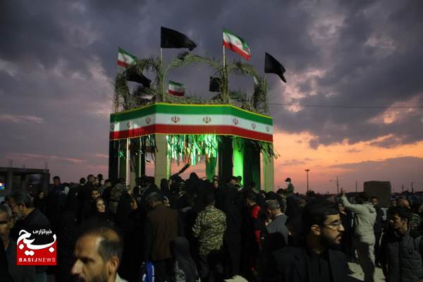 تشییع با شکوه شهید گمنام در بندر عامری تشییع با شکوه شهید گمنام در بندر عامری