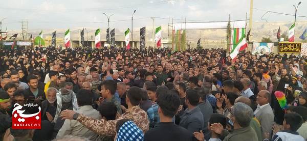 تشییع با شکوه شهید گمنام در بندر عامری تشییع با شکوه شهید گمنام در بندر عامری
