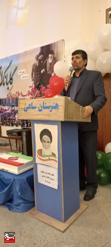 زنگ انقلاب، در کمیجان نواخته شد زنگ انقلاب، در کمیجان نواخته شد