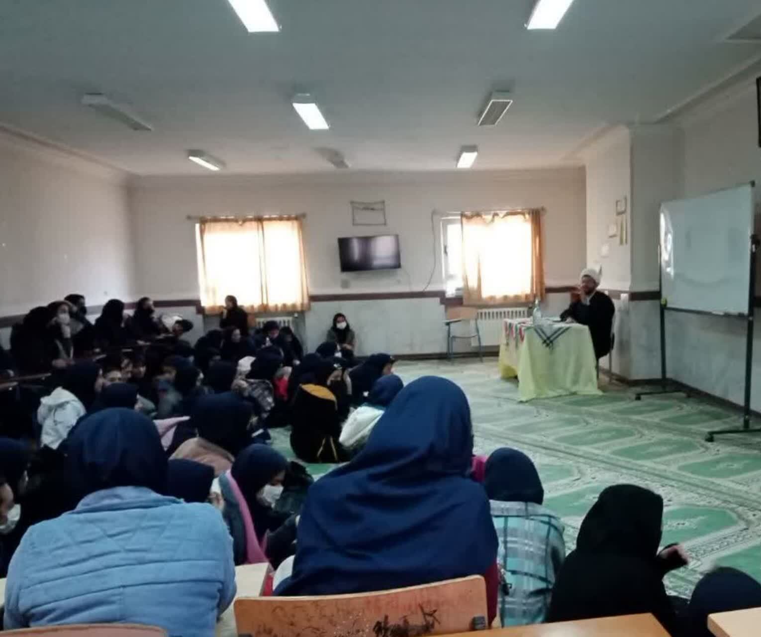 جلسه پرسش و پاسخ دانش آموزی در ایجرود برگزار شد جلسه پرسش و پاسخ دانش آموزی در ایجرود برگزار شد
