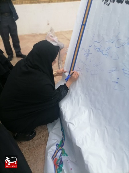 بازدید از موزه دفاع مقدس به مناسبت دهه مبارک فجر بازدید از موزه دفاع مقدس به مناسبت دهه مبارک فجر